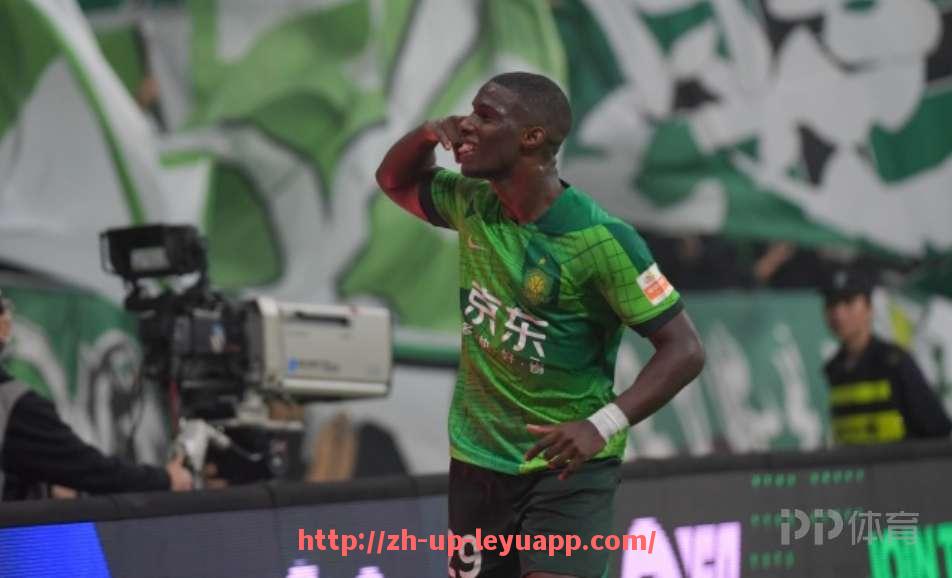 乐鱼体育入口-世俱杯临场战术变化总结及关键调整对胜负的影响