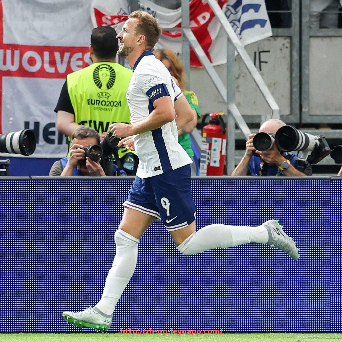 乐鱼体育入口-世俱杯定位球争顶优势球员数据汇总与破门效率分析